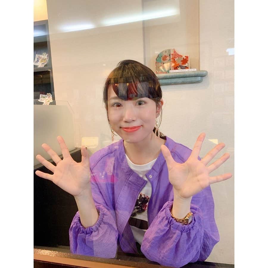 緒方桃子さんのインスタグラム写真 - (緒方桃子Instagram)「* 先日 らさら( @lasala_arata )さんへ行ってきました。 あんみつです✨ 餡子、バニラアイスクリームに白玉♡ 蜜は黒糖の味が深くて美味しかった。  各テーブルにパネルが置いてありました。 感染対策万全です。  そして明日から1週間 「歌のない歌謡曲」はWおどり炊きweekです。 以前1週間炊飯器をお試しさせていただいたとき 鹿児島の郷土料理を作りました。 インスタのストーリーでご紹介致しますので 写真と一緒に 放送をお楽しみいただければ嬉しいです。  ※写真は全て白米ですが 放送では毎日違う鹿児島県産の銘柄米を ご紹介しています。」10月4日 16時55分 - momokoogata0403