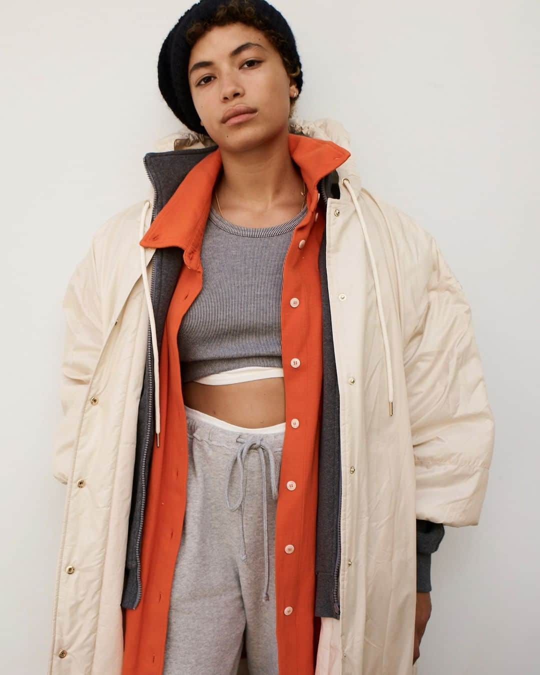 アメリカンビンテージのインスタグラム：「The big chill this season with sportswear and oversized cuts. In larger yet precisely designed proportions, silhouettes pump up the volume! ___ #AmericanVintage #FW20 #womenswear」