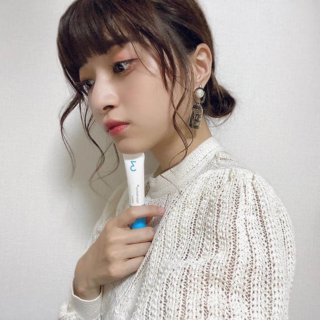 谷口萌衣子のインスタグラム：「WELLA color motion 3番を使いました🧖🏻‍♀️  私の髪は乾燥しやすいのが悩み...潤い感を補ってくれるトリートメントで、髪をしっとり保てます◎  このシリーズどれもいい香りで癒される〜〜 3番は保湿効果のあるグレープシードオイル配合です🍇  #カラーモーション #4ウィークプログラム #さあサロンに行こう #イルミナカラー #イルミナ #ウエラプロフェッショナル #NYNY #さあNYNYに行こう #ミスキャンパス立命館　#PR」