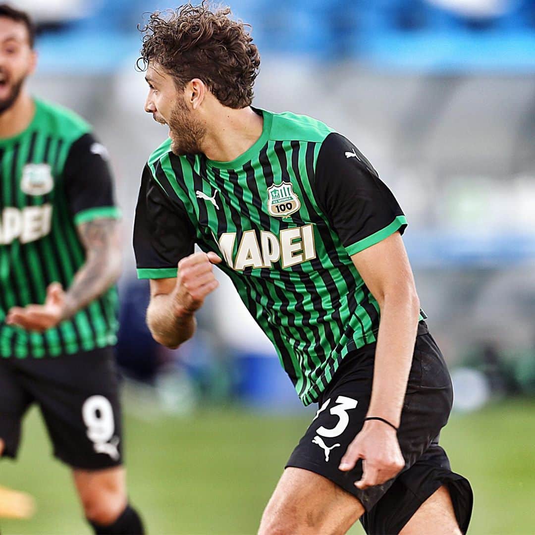 USサッスオーロ・カルチョさんのインスタグラム写真 - (USサッスオーロ・カルチョInstagram)「CHE SQUADRA!! 😍🖤💚⠀⠀ ⠀⠀ 📸 #SassuoloCrotone #SerieATIM #SassuoloCalcio #Berardi #Caputo #Locatelli #Defrel #Neroverdi #MapeiStadium #ForzaSasol ⠀⠀ ⠀⠀ Highlights online su sassuolochannel.tv (link in bio o nella storia) 📺」10月4日 18時02分 - sassuolocalcio