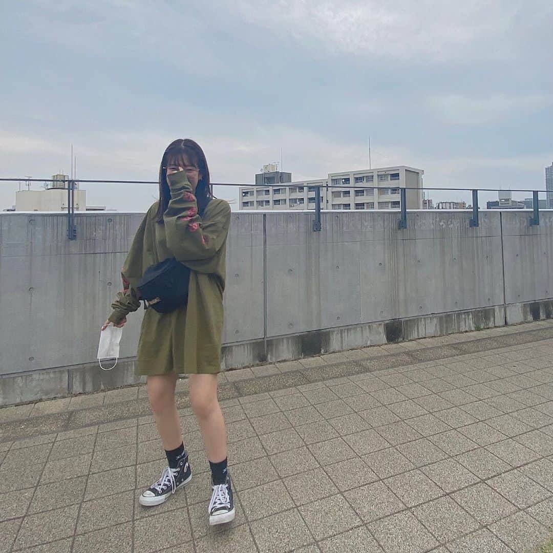 虹香のインスタグラム：「︎︎︎︎︎☺︎﻿ おにゅーのTEEワンピ😽﻿カーキ😽 ﻿ #xgirl #xgirljp #xgirl_ootd ﻿ #ootd #fashion #codenate ﻿ #エックスガール #ストリート」