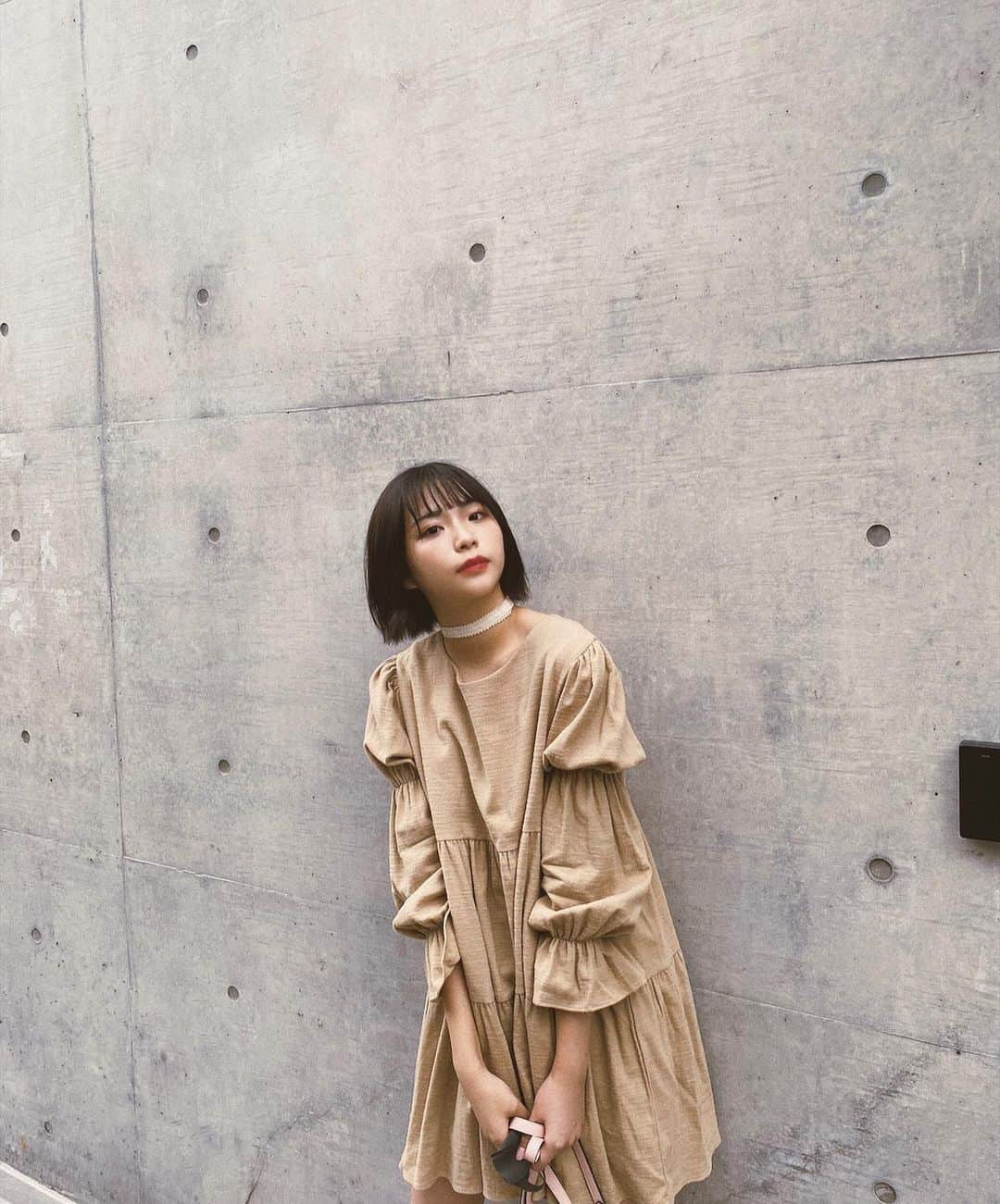 のインスタグラム：「今日の#ootd 🤍🤎 🏷タグ付けしときます。 . . #ootd#秋コーデ#秋服#jk#fjk#ワンピース#04」