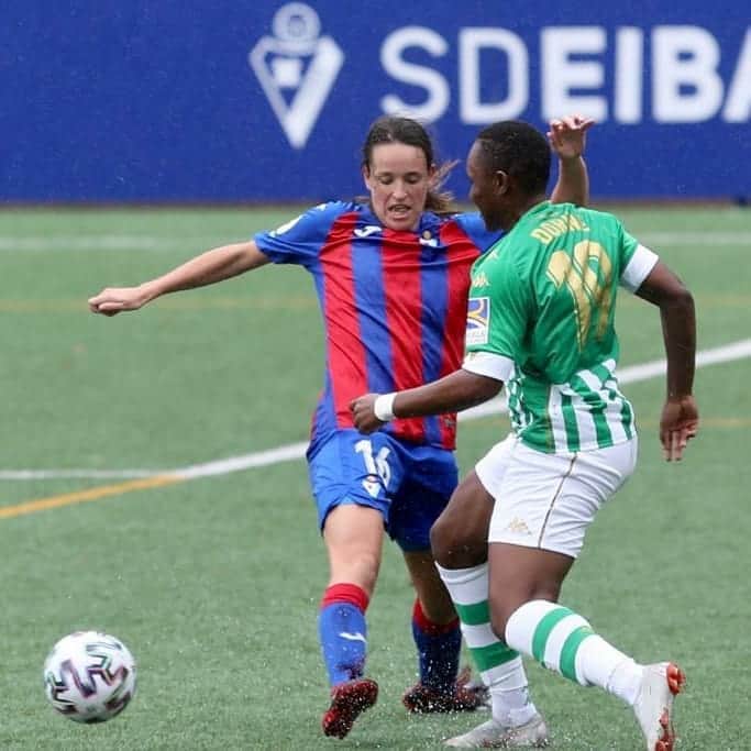 のインスタグラム：「⏸ ATSEDENALDIA  DESCANSO  #Eibarfem 1-0 #RealBetisfem  ⚽ Jujuba」