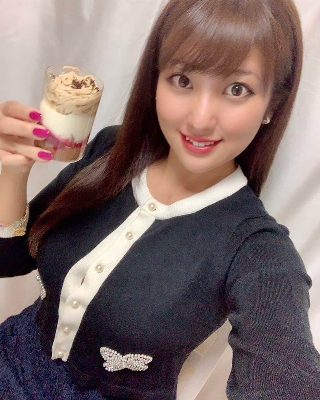 神谷麻美さんのインスタグラム写真 - (神谷麻美Instagram)「#aidaveglife でテイクアウトフレンチしたよ🥰❣️✨🍽✨ 美味しい～💕🥰💕 見た目も凄い可愛い〜🥰💕💕  #恵比寿グルメ#恵比寿テイクアウト#フレンチ#デリカテッセン#オーガニック」10月4日 19時13分 - asamice428