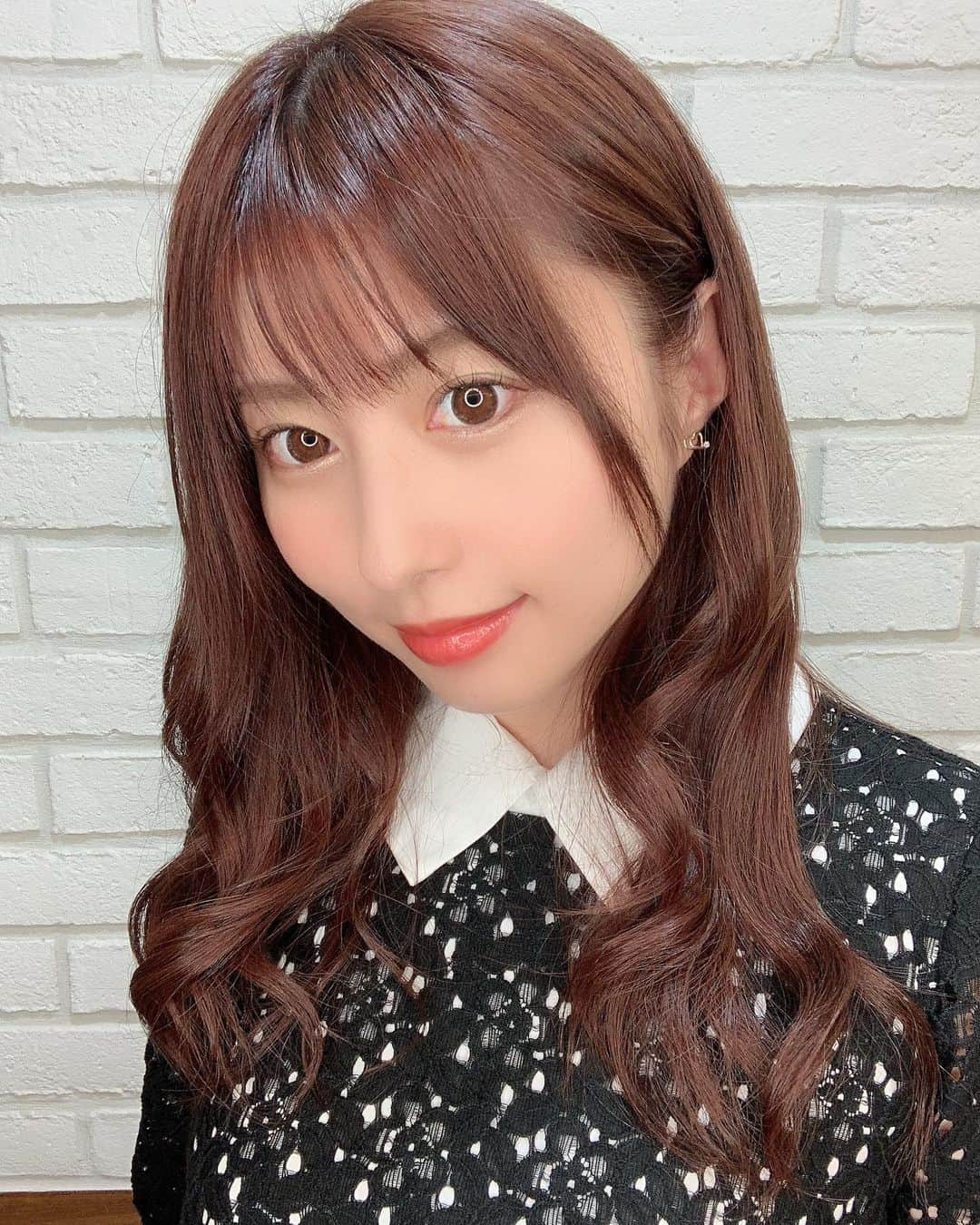 のインスタグラム：「😎 . . 色落ちしてきたので 美容室に行ってきました！✨ . かわいい色ー！ . . 色名聞き忘れたので 気になる方は 渋谷VAICEまで！✨ @vaice_kazu  . . #haircolor #change #shibuya」