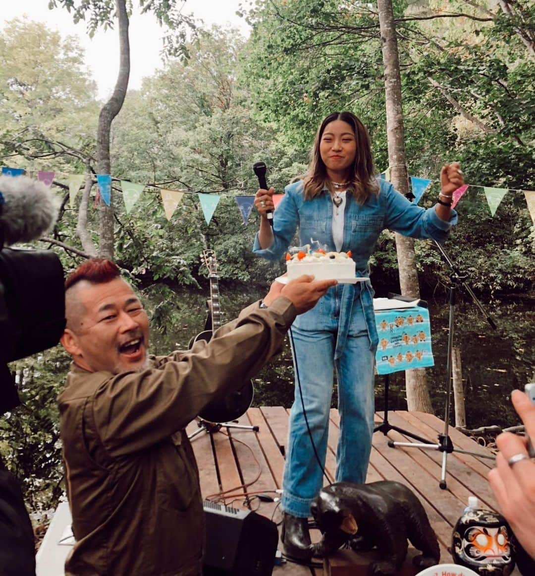 Rihwaさんのインスタグラム写真 - (RihwaInstagram)「Happy birthday to meeeeee!!!!🌞🌈💖🌼🎂🌳🏡🌟🤟🏽👌🏽 水曜どうでしょうエアキャラバンの皆さんがサプライズケーキと歌でお祝いしてくれました！なんということだろう。いやぁ〜、ありがたいなぁ〜！✨✨✨✨☺️🙏🏽🥐🚗 2日目はトップバッターでライブさせていただきました！💛🧡❤️✨😍 1. MARIMO 2. 春風 3. ハイタッチ(Rihwa ver.) 観てくださった皆様、何よりもの誕生日プレゼントです！ありがとうございました！😍❤️🙏🏽🌼 2日間初参加をさせて頂けて、水曜どうでしょうをもっと語り合いたい…！という欲望が出てきました！😂💞自分なりのアプローチを見つけて行きたいなぁ！💖☺️🌼次こそは全国の皆様の元に直接歌を届けに行きたいとも強く思いました！🧡💛🌳 ライブ自体も久しぶりで、やっぱり私はライブが好き！！！！！大好き！！！！！出るのも、観るのも、好き！！！！！はやくみんなとこの「ライブ」という素晴らしい私達の居場所を、拠り所を取り戻したいです。🌟もっと素晴らしい景色が待ってるはずです。 負けるな！一緒に頑張ろう！乗り越えて、会おう！ 水曜どうでしょうエアキャラバンin赤平2020、2日間とも長い時間お付き合いいただきありがとうございました！！！！！HTBの皆様、アイラブユー！！！！！❤️👏 #Rihwa #水曜どうでしょう #どうキャラ2020 #love #Hokkaido #一生どうでしょうします  #藤村忠寿  #嬉野雅道 #樋口了一 #打ち首獄門同好会  #黒色すみれ #古澤剛」10月4日 19時22分 - rihwa_official