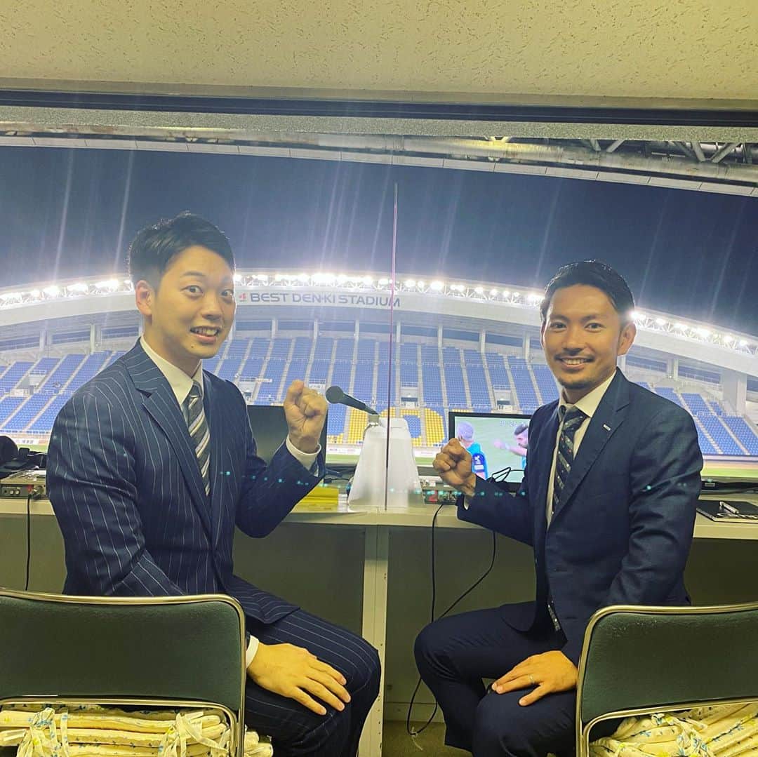 元木寛人のインスタグラム：「福岡ダービー  福岡2-0北九州  白熱の痺れる一戦 素晴らしいゲームでした。  球際への執念、切り替えの速さ。 見ていて引き込まれる 素晴らしいダービーを実況させていただき 大変光栄でした。  そんな好ゲームにふさわしい 実況ができるように  この貴重な経験を糧に より成長できるよう精進します！  解説の松岡さん、 わかりやすい熱い解説を ありがとうございました！  最高のダービーでした！  #福岡ダービー  #白熱の90分 #ベススタ #DAZN」
