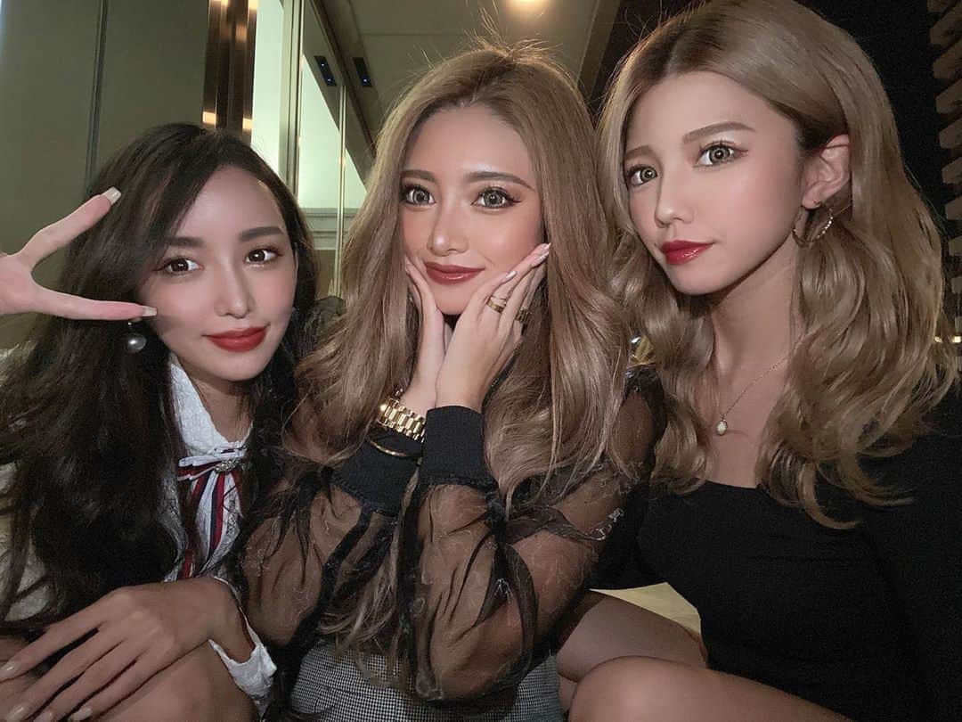 葉月さんのインスタグラム写真 - (葉月Instagram)「🐰🐰🐰」10月4日 19時43分 - hzk0207