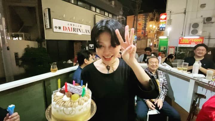 Aya Satoのインスタグラム：「ありが党！！！ みんなに祝って貰えました🎂  #ayasato #hbd」