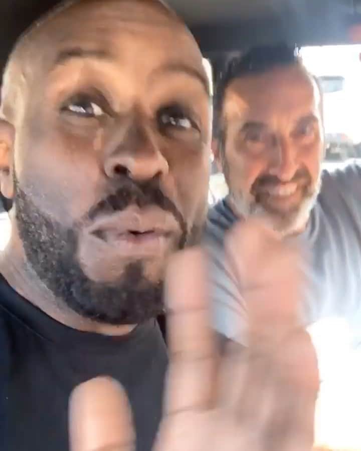ファンクマスター・フレックスのインスタグラム：「@rich_isaacson ( @defjam ) will always be from Loud Records to me! These guys gave me my first Album deal.. Respectfully I’m playing my new project for them 1st! ( @mikenervous / @druha / @nervousrecords gave me first single deal ) @steverifkind thanks so much for believing in me when everyone else laughed at me! U change my life back then and I appreciate u! Thank u @jrosenblum1 for bringing the idea to Steve (with no demo tape)! Hitting the studio and shooting vids have brought back so many memories! Thanks @dantannasmalls x @joiemanda and on the later volumes @shakim_28 x @chrislighty x @j_grand x @djchrislandry x @classik_p x @ciphasounds Thank u @duskopoppington for giving early navigation on setting up my business back then!  I’m having such a great time in the studios and learning from all these new artist! Deep down I think I missed it! 🤷🏾‍♂️」