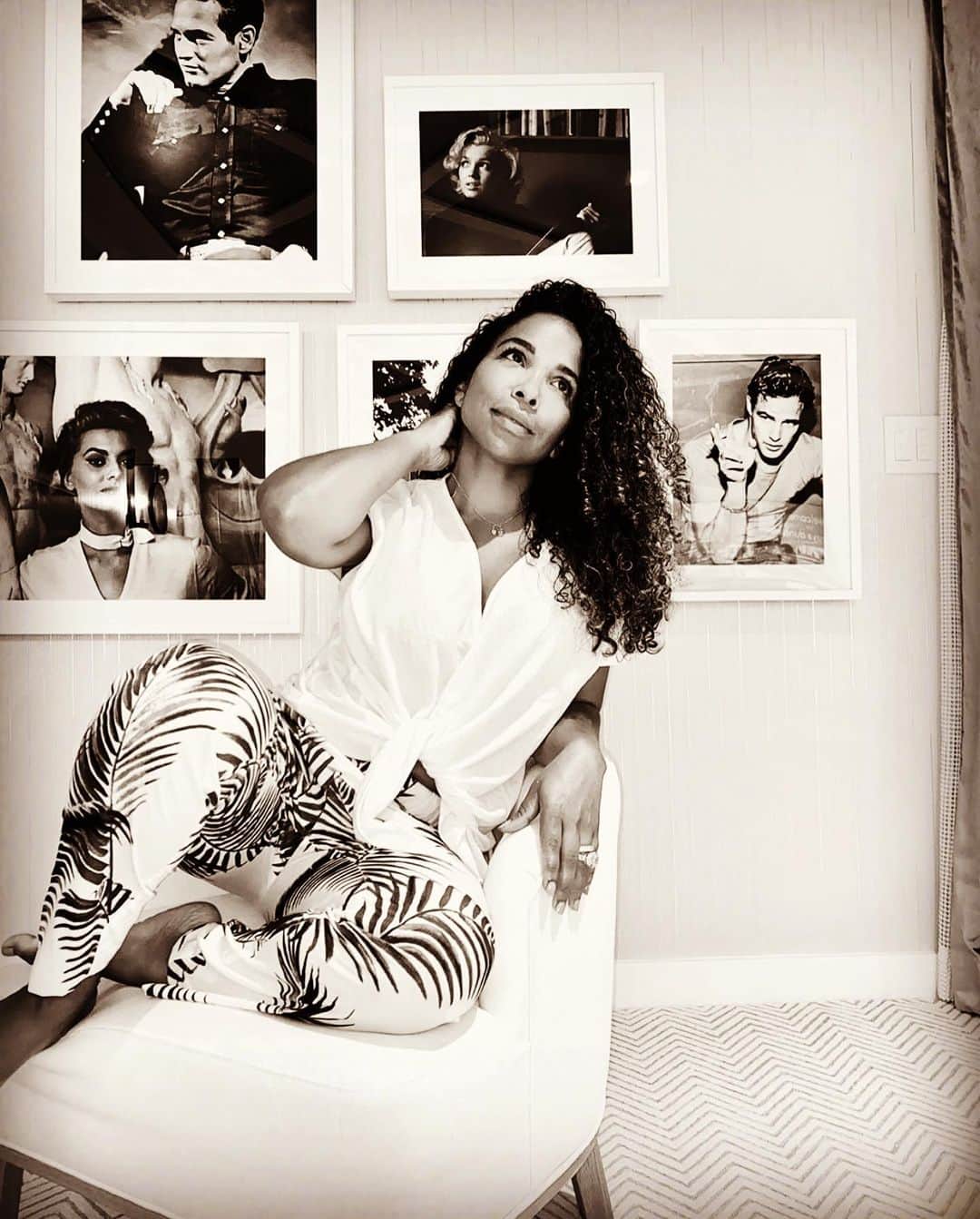 ロックモンド・ダンバーのインスタグラム：「From the moment I saw her...#❤️ #lovemesomeyou #queen #wife #husbandandwife #blacklove #star #leadinglady #icon」