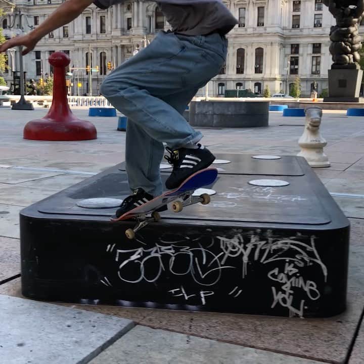 adidas Skateboardingのインスタグラム：「/// @nielsbennett keeping it casual in Philly.📲 @cmulhern  • #adidasSkateboarding」