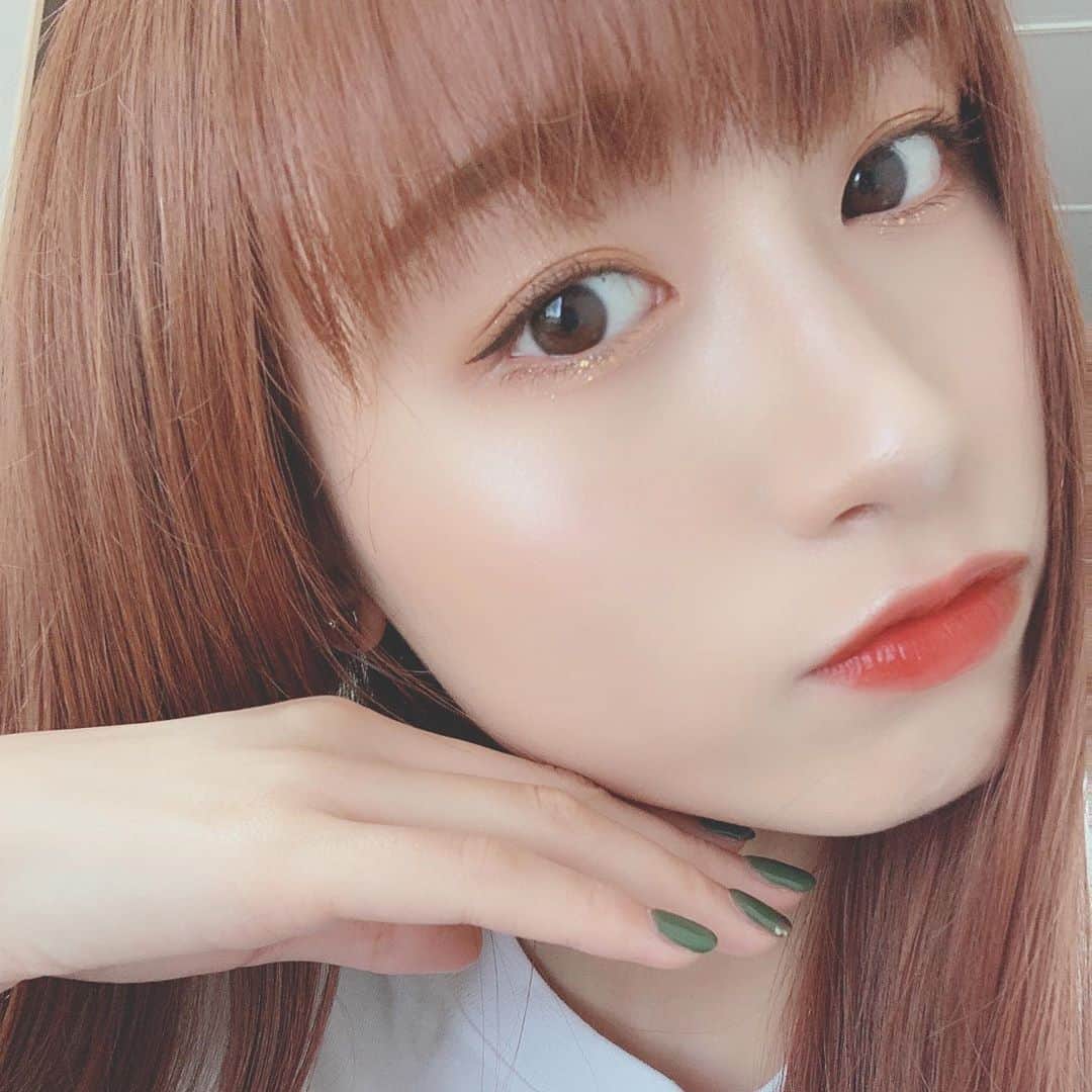 鈴木えりかのインスタグラム：「. ハイライト塗った後が メイク中1番テンションあがる⤴︎ . . . . #make #きらきら #うぇい #毎日メイク #👀 #셀카 #셀피 #팔로우 #팔로미 #좋아요」