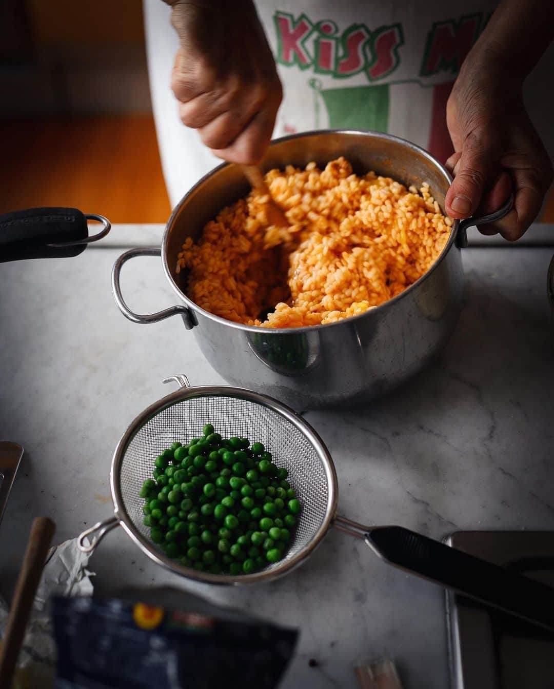 Saghar Setarehさんのインスタグラム写真 - (Saghar SetarehInstagram)「Yesterday I asked my dear friend Fiammetta to teach me how to make the famous Neapolitan Sartù, the spectacular rice “pudding” of sorts, stuffed with ragù, peas, tiny meatballs, pieces of sausage, mozzarella and parmesan cheese. This is how she has made her Sartù, and she even once won an award for it, years ago at a competition held at a tennis club in Naples. ⠀⠀⠀⠀⠀⠀⠀⠀⠀ For my lesson, she had also prepared some of her Neapolitan cookbooks for us to compare different recipes: in the traditional version, the stuffing includes also all sorts of other things such as porcini mushrooms, hard boiled eggs and chicken liver. Apart from a vast and varied cookbook collection, Fiammetta also has A TREASURE of hand written recipes and menus from her grandmother and great aunt, with Christmas menus dating back to 1930s, and special menùs with twists and revisions for the years of war, when many ingredients were scarce.  ⠀⠀⠀⠀⠀⠀⠀⠀⠀ What interests me most about Sartù (apart being the only way Neapolitans would enjoy rice, preferring by far the “maccheroni”, as all the cookbooks said), is how it could ALMOST pass as something very similar to an Iranian Tah-chin; a rice cake glued together with yogurt, butter, eggs and saffron (the Sartù uses parmesan, eggs, butter and a little bit of the sauce of the ragù), stuffed with saffron chicken, OR fried eggplants, or other things, depending on the regions.  ⠀⠀⠀⠀⠀⠀⠀⠀⠀ They both take time, but they're absolutely worth the effort and they're fail-free ways to impress a crowd at a party.  ⠀⠀⠀⠀⠀⠀⠀⠀⠀ Have a lovely Sunday. ⠀⠀⠀⠀⠀⠀⠀⠀⠀ #FlavorsAndEncounters #LabNoonFood #sartùnapoletano」10月4日 21時52分 - labnoon
