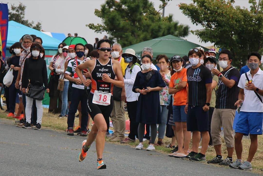 高橋侑子さんのインスタグラム写真 - (高橋侑子Instagram)「🏊‍♀️🚴‍♀️🏃‍♀️🏁🥈 So grateful to be back racing again! Learned a lot from this race. Onto the next one that’s in one month! #triathlete #swimbikerun  久々のレースはやっぱりキツかったけれど、レースでしか学べないことが沢山あることを改めて痛感しました。レース開催にあたり、ご尽力頂いたみなさま、ありがとうございました！11/8の日本選手権に向けて再始動 👊 #トライアスリート #スイムバイクラン」10月4日 21時55分 - yuko_takahashi8