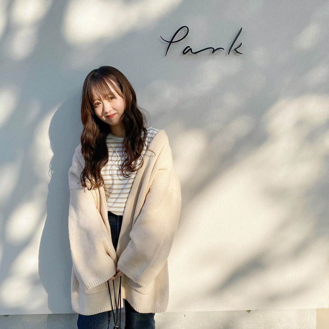 のインスタグラム：「ㅤㅤㅤㅤㅤㅤㅤㅤㅤㅤㅤㅤㅤ ㅤㅤㅤㅤㅤㅤㅤㅤㅤㅤㅤㅤㅤ ㅤㅤㅤㅤㅤㅤㅤㅤㅤㅤㅤㅤㅤ #ootd ㅤㅤㅤㅤㅤㅤㅤㅤㅤㅤㅤㅤㅤ  𝙺𝚗𝚒𝚝 𝙲𝚊𝚛𝚍𝚒𝚐𝚊𝚗🧶 ⠀ㅤㅤㅤㅤㅤㅤㅤㅤㅤㅤ @titivatejp の #ウール混ニットコート が 横からのシルエットもめちゃくちゃかわいい🧸💕 ⠀ㅤㅤㅤㅤㅤㅤㅤㅤㅤㅤㅤㅤㅤ オーバーサイズって可愛いですよね🤭🧡 ㅤㅤㅤㅤㅤㅤㅤㅤㅤㅤㅤㅤㅤ . ㅤㅤㅤㅤㅤㅤㅤㅤㅤㅤㅤㅤㅤ  ☑︎ cardigan : #titivate #ティティベイト ☑︎ tops : #reca ☑︎ pants : #gu ☑︎ bag : #umemansion ㅤㅤㅤㅤㅤㅤㅤㅤㅤㅤㅤㅤㅤ . ㅤㅤㅤㅤㅤㅤㅤㅤㅤㅤㅤㅤㅤ 10月はインスタ投稿もっと頑張ります🥺💕 明日も良い1日になりますように☺️ ㅤㅤㅤㅤㅤㅤㅤㅤㅤㅤㅤㅤㅤ . ㅤㅤㅤㅤㅤㅤㅤㅤㅤㅤㅤㅤㅤ   #titivatestyle#fashion#coodinate#ニットカーディガン#プチプラ#秋コーデ ㅤㅤㅤㅤㅤㅤㅤㅤㅤㅤㅤㅤㅤ」