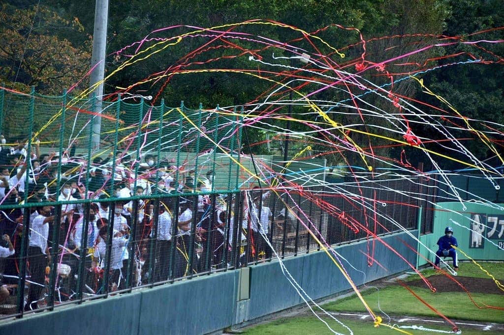 山本祐香のインスタグラム：「いい光景。  今日の #首都大学野球秋季リーグ戦 で、 #日体大 の優勝が決まったときに撮った写真。  マウンドに集まることも、勝利の #エッサッサ も、部員たちですら240人全員現地に来ることができない。  しかもたった5試合しかない。  そんなシーズンを圧倒的な強さで4連勝した日体大。  優勝おめでとう🎉✨  #あと1試合ある #首都リーグ #優勝 #日本体育大学 #大学野球 #野球部 #日体大野球部 #victory #baseball #他のチームの試合も見ごたえあるよ」