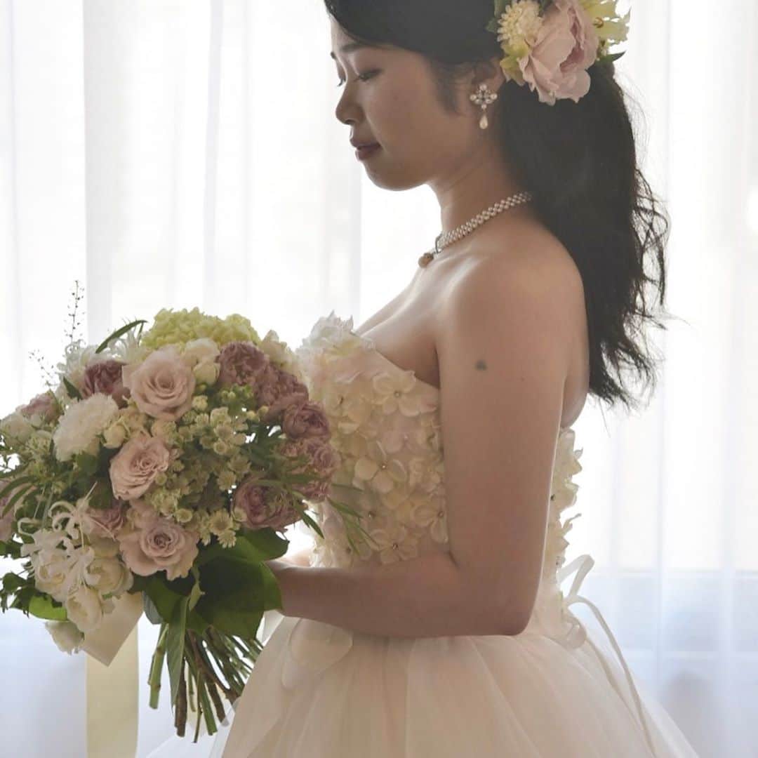 THE KASHIHARA(旧橿原ロイヤルホテル)のインスタグラム：「2020年　🌸秋婚🌸 おめでとうございます😊💓 ホテルスタッフ一同 末永いお幸せを心よりお祈り申し上げます💍✨  #橿原神宮挙式#大神神社挙式 #神前挙式#和婚 . #thekashihara  #橿原ロイヤルホテル . #weddingparty #披露#橿原神宮#大神神社  #橿原神宮挙式#大神神社挙式 #神前挙式#和婚  #thekashihara  #橿原ロイヤルホテル  #weddingparty #披露宴 #食事会ウェディング  #披露宴会場 #披露宴演出 #披露宴レポ  #奈良#wedding  #japanwedding  #weddingparty  #挙式#前撮り#和装 #ならよめ #プレ花嫁#関西プレ花嫁 #日本中のプレ花嫁さんと繋がりたい  #marryxoxo #marry花嫁 #ウェディングニュー」