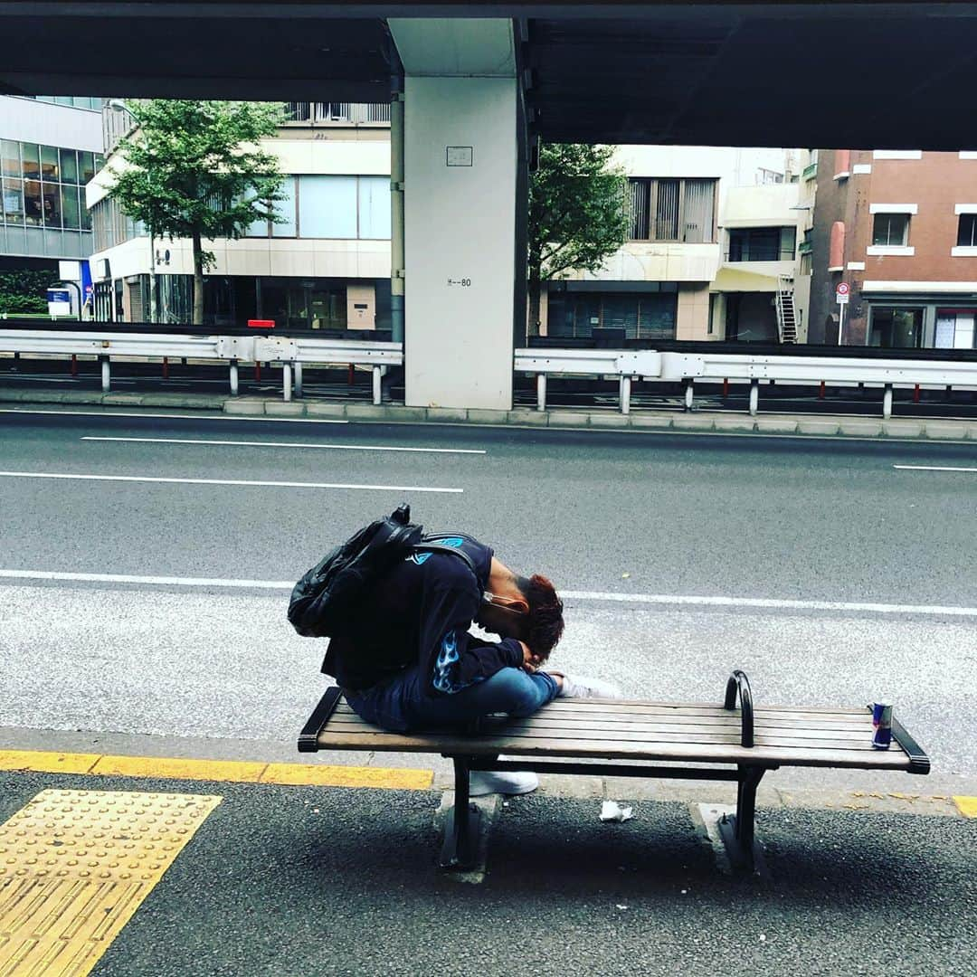 落合隼亮さんのインスタグラム写真 - (落合隼亮Instagram)「Artistic meltdown もはや芸術　#meltdown #roppongi #tokyo #japan #寝てる人と繋がりたい」10月4日 22時30分 - ottieshun