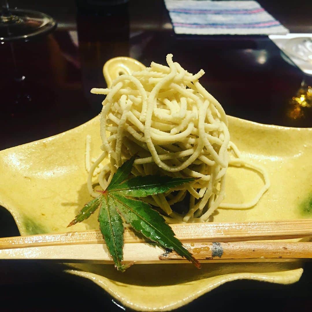 宮田麺児さんのインスタグラム写真 - (宮田麺児Instagram)「美しい料理のその先は 遊び心。  爾今」10月4日 22時32分 - miyatamenji
