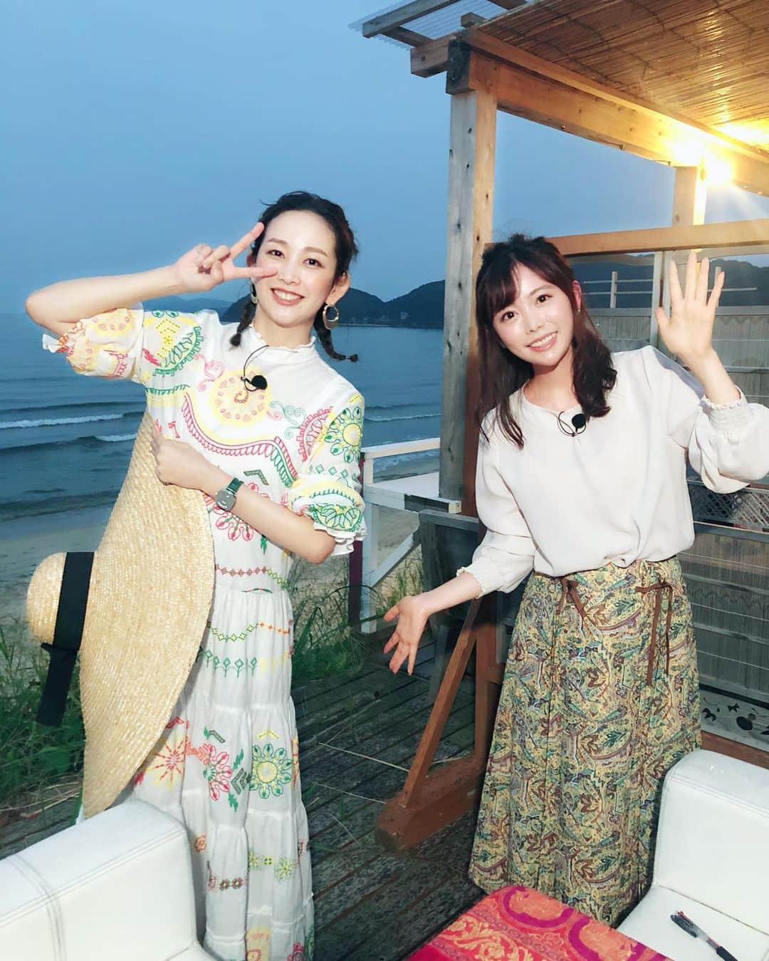 辻満里奈さんのインスタグラム写真 - (辻満里奈Instagram)「中上真亜子さんとタイ愛を語るロケでした🐘🇹🇭💕  タイのビールを初めて飲んだのですが、さっぱりしていて、とても美味しい〜😳🍺💕 タイ料理との相性バツグンでした🦐  次は、本当にタイに行きタイです✈️  #私のタイ愛 #タイ #日本 #タイ料理レストラン #ドゥンワンチャン #福岡 #糸島 #RKB毎日放送 #シエスタ #中上真亜子 さん #アナウンサー #辻満里奈」10月4日 22時34分 - marina__tsuji