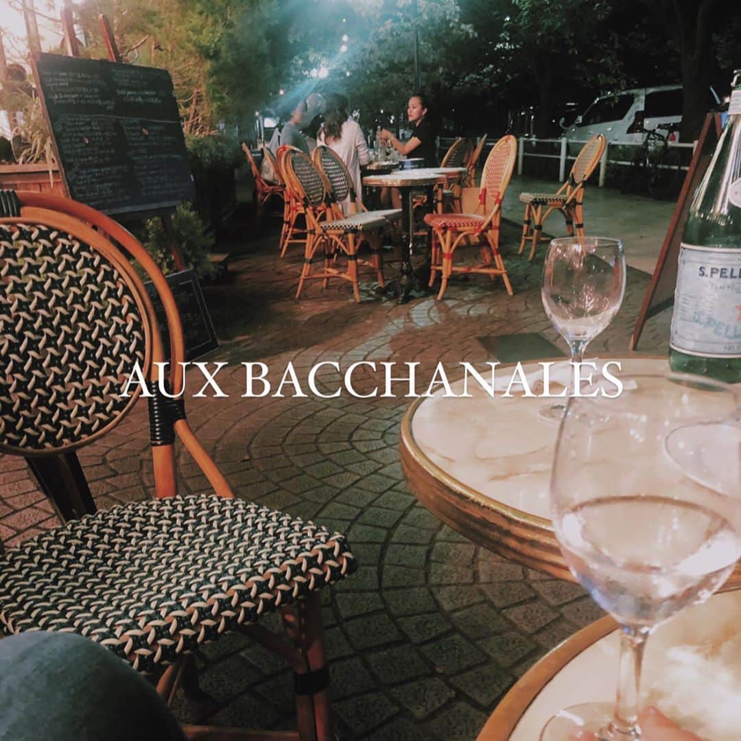 佐野友妃子さんのインスタグラム写真 - (佐野友妃子Instagram)「AUX BACCHANALES☕️  銀座も好きだけど紀尾井町の雰囲気もすき🍃  コーデはスライドしてね🏷」10月4日 22時36分 - yukikosano1111