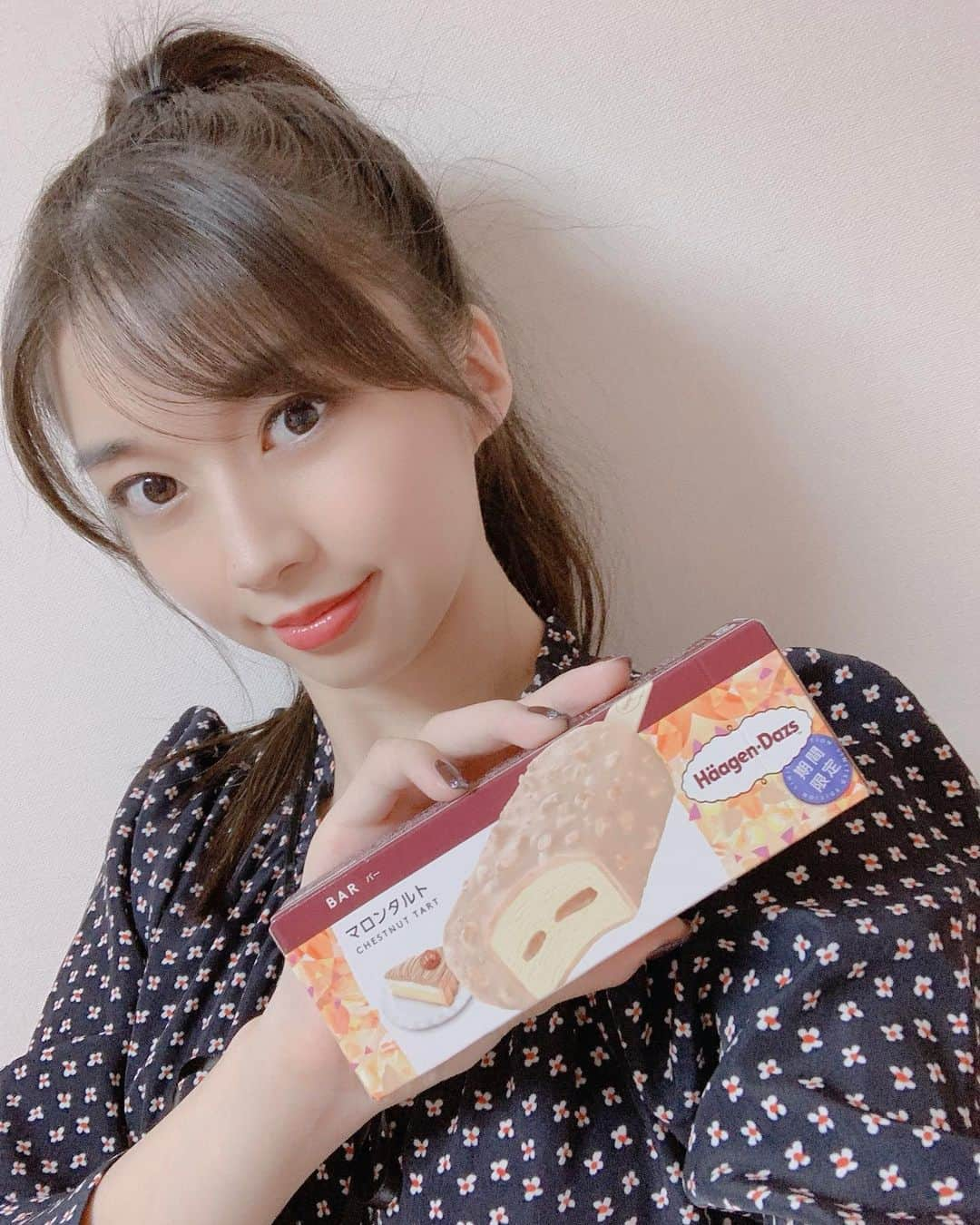 牧野真莉愛さんのインスタグラム写真 - (牧野真莉愛Instagram)「♡ ♡ 🧡Haagen-Dazs🧡 ♡ ♡  #HaagenDazs #ハーゲンダッツバー #マロンタルト 🌰 #HelloProject #モーニング娘20 #morningmusume20 #牧野真莉愛」10月4日 22時36分 - maria_makino.official