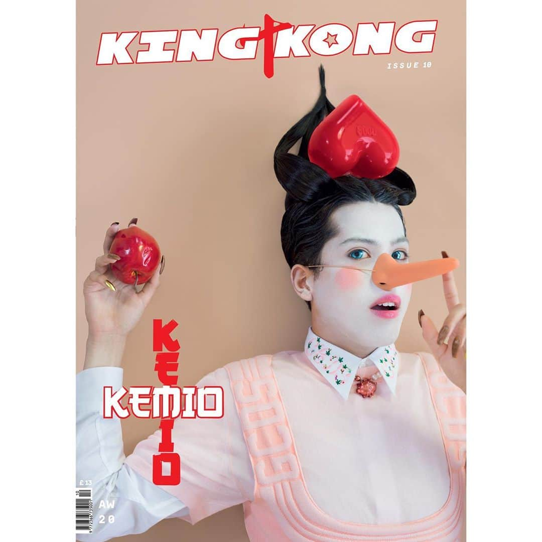 Kento Utsuboのインスタグラム：「💫🧚‍♀️Cover reveal with beautiful @mmkemio as ‘Kemioochio’.💫 KING KONG MAGAZINE @kingkongmagazine  久々のキングコングマガジンで表紙のメイクをさせてもらいました💥 久々の日本チームは楽しかった😆✨ 海外で頑張る人達との仕事は本当パワーもらえるなー またみんなで撮影しよー！！  まだまだ写真あるのでこれからポストしていきます🦸‍♀️  👇Repost from King Kong mag 👇 Kemio is truly a real boy. Despite a common perception of the “influencer” as outgoing, self-obsessed, possibly unrelatable, Kemio proved this wrong. He’s introverted, likes to stick close to home in whatever ways possible— we saw that Social Media, once again, does not always dictate the personality of the face on our screens, rather, it is a reflection of their persona. Here we’ve rendered the K-pop fan as Pinnoccio, a character brought to us originally by the Italian author Carlo Collodi back in the 1880’s, and later famously inspired a Walt Disney film. The story of this character is ironically appropriate— Pinnoccio is no less of a confused portrayal of boyhood than the young influencer.  Wearing @gcdswear by @giulianocalza.  Photographs @davidmodel_  Styling @dylway  Hair @tak8133  Make up @kentoutsubo  Makeup assistant @lisaihaku  Nails @nailsbyjuan.nyc  Retouch @feathercreative  Words @annazanes  Thank you @sendidthat  Issue 10 of kingkongmagazine available to pre order now.  ——————————— ——————————— #photographer #コスメ #makeupartist #ファッション #youtuber #makeup #ビジネス #メイク好きさんと繋がりたい #メイクアップ #カメラ #fashion  #化粧品 #cosmetics #beauty  #美容学生 #photo  #ヘアカラー #美容 #美容師  #メイク #ビューティー #メイクアップ #メイクアップアーティスト #ユーチューバー  #かわいい #美容室 #ヘアアレンジ #youtube #hair #artmakeup」