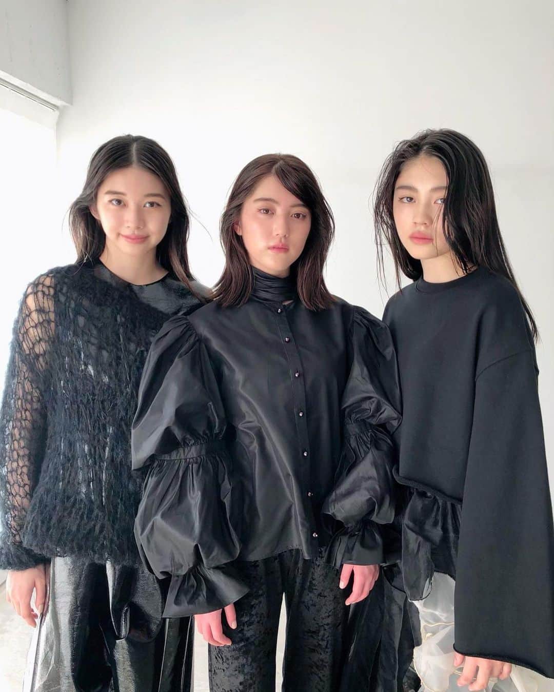 のインスタグラム：「♡ ♡ ✨❤️『bis[ビス]』2020年11月号❤️✨ 💖🎀💕🐰発売中🐰💕🎀💖 ・ ぜひご覧ください🦄💎💗 ・ ✨bis[ビス]オフィシャルサイト✨ https://bisweb.jp/ ♡ ♡  #bis #bis_web #中野恵那 さん🎀 #滝澤エリカ さん🎀 #HelloProject #モーニング娘20 #morningmusume20 #牧野真莉愛」