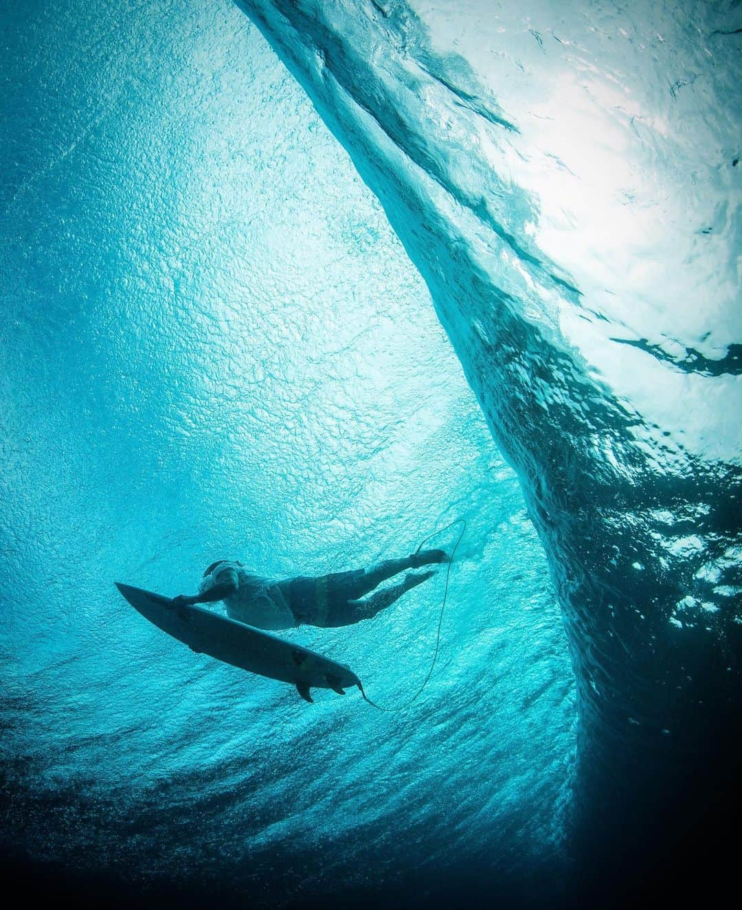 ジミー・チンさんのインスタグラム写真 - (ジミー・チンInstagram)「Mind surfing the Maldives this morning...  Thanks to @richard_kotch for the 📸’s!  @yeti @panerai」10月4日 23時13分 - jimmychin