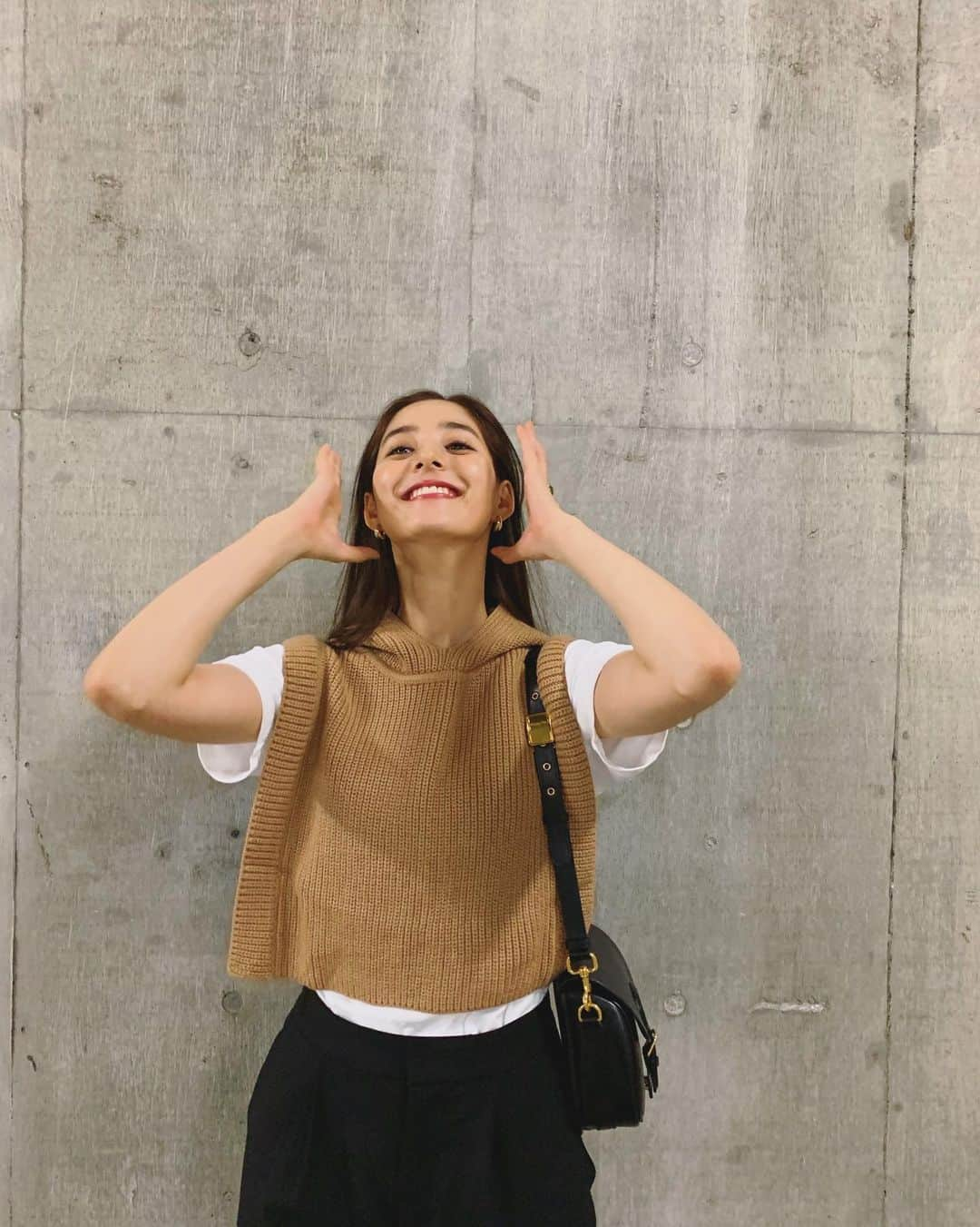 新木優子さんのインスタグラム写真 - (新木優子Instagram)「私服  Tshirt : @hanes_japan  bottom : @norc.jp  shoes : @pellico_japan  bag : @dior  ring : @dior   #DiorJoaillerie  撮影の時だけマスク外しています🙇🏻‍♀️✨」10月4日 23時08分 - yuuuuukko_