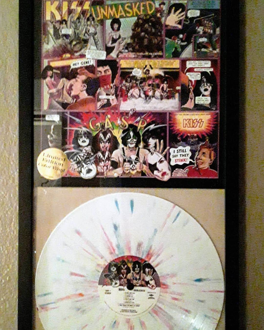 KISSさんのインスタグラム写真 - (KISSInstagram)「#CollectingKISS! Corby Wilis framed his #KISSOnline exclusive Unmasked special edition splattered colored vinyl. Looks great!   Did you add this sold out edition to your vinyl collection, #KISSARMY?」10月4日 23時17分 - kissonline