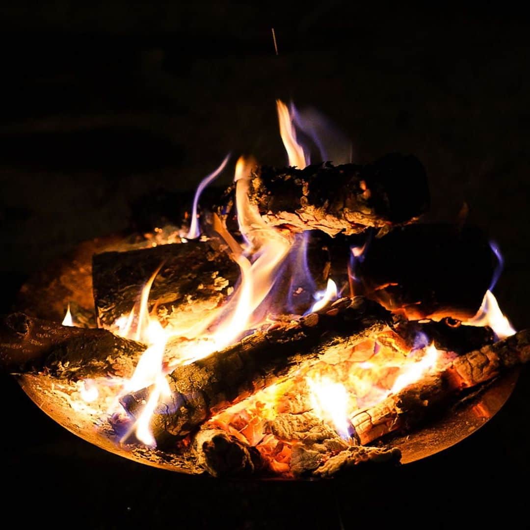 GEN3 Owlさんのインスタグラム写真 - (GEN3 OwlInstagram)「秋のキャンプを満喫してきました。往復4時間は疲れたけど楽しかったからまた行きたいな。 I have enjoyed the autumn camp.  I was tired for 4 hours round trip, but I enjoyed it so I want to go again.  #camp #camping #coleman #lantern #logos #nemo #sabbatical #morningglory #bonfire #snowpeak #キャンプ #コールマン #ランタン #ロゴス #ニーモ #サバティカル #モーニンググローリー #焚き火 #スノーピーク」10月4日 23時30分 - genz64