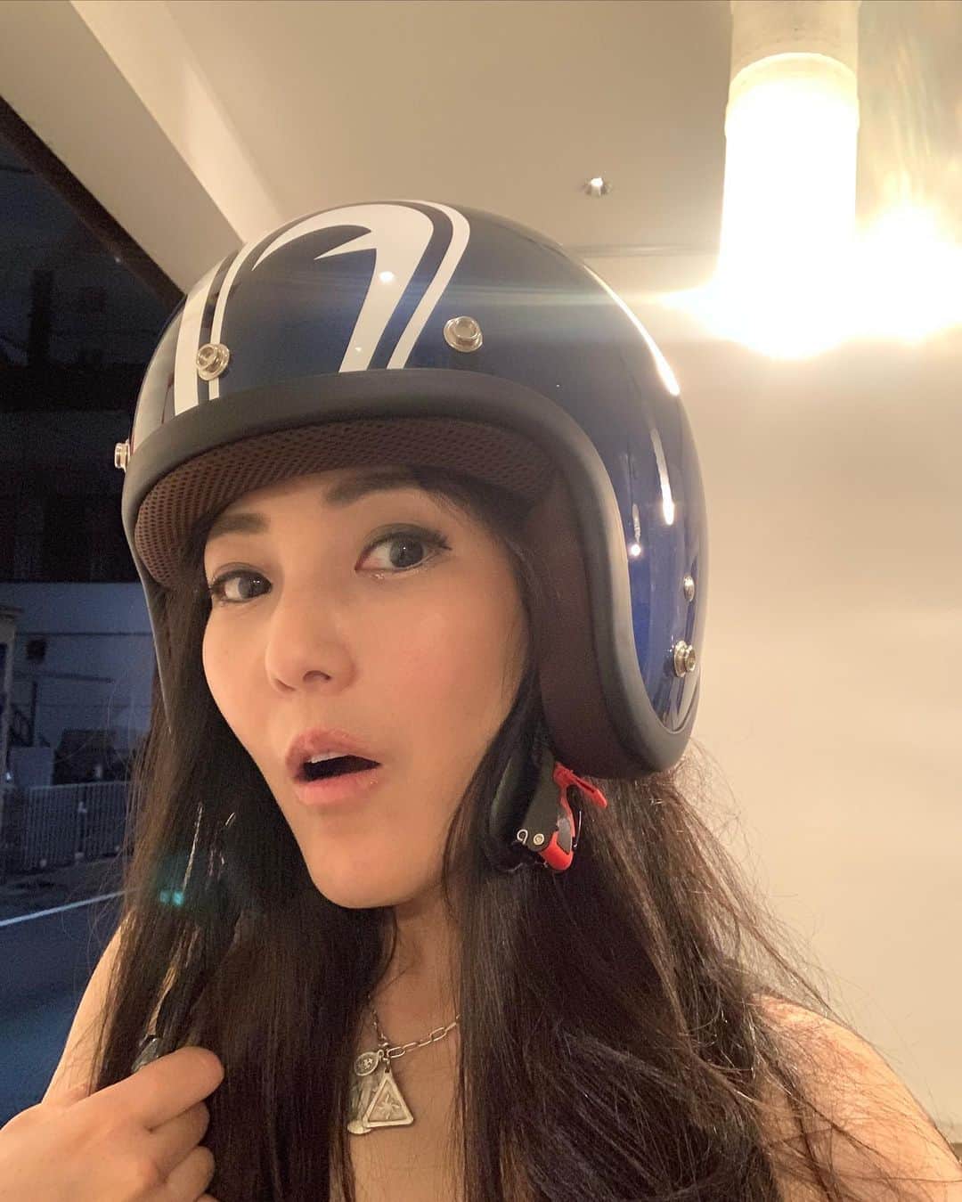 福山理子さんのインスタグラム写真 - (福山理子Instagram)「あたしの目玉ヘルメット  #72jamhelmet  #helmet #motercyclegirl  #sptadao  #目玉ヘルメット #バイク女子 #バイク乗り #Ducati #ct125」10月4日 23時36分 - rikofukuyama