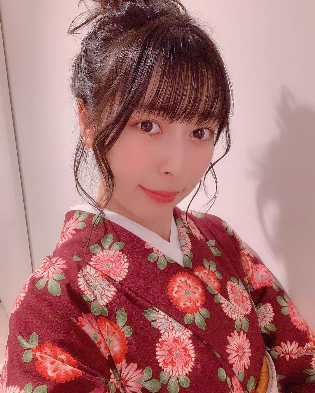 近藤玲奈さんのインスタグラム写真 - (近藤玲奈Instagram)「👘﻿ #和び紗び お写真です🌕﻿ ﻿ 着物の色、迷ったんだけど、成人式の時の振袖に似てた色を選んでみた☺️💕﻿ ﻿ 最後のみんなで撮った動画も観てね🌸﻿」10月4日 23時40分 - reina_kondo