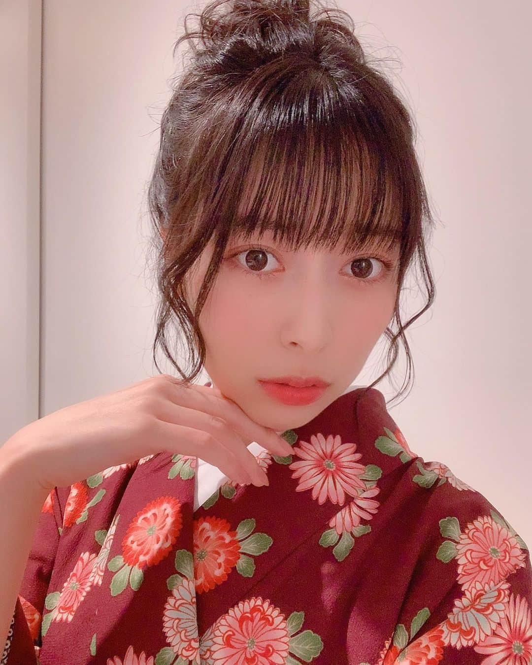 近藤玲奈さんのインスタグラム写真 - (近藤玲奈Instagram)「👘﻿ #和び紗び お写真です🌕﻿ ﻿ 着物の色、迷ったんだけど、成人式の時の振袖に似てた色を選んでみた☺️💕﻿ ﻿ 最後のみんなで撮った動画も観てね🌸﻿」10月4日 23時40分 - reina_kondo