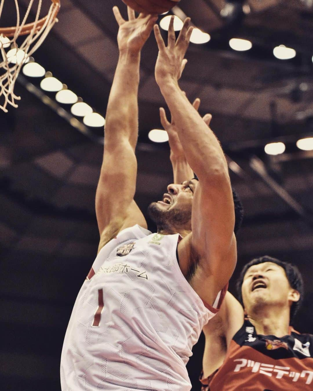 千葉ジェッツさんのインスタグラム写真 - (千葉ジェッツInstagram)「試合風景📸1004vs三遠 #chibajets #Bリーグ #千葉ジェッツ #バスケ #basketball #portrait  #photograph #3年ぶりの開幕連勝 #次節もハイエナジーに #黒シャツあつし」10月4日 23時53分 - chibajets_official