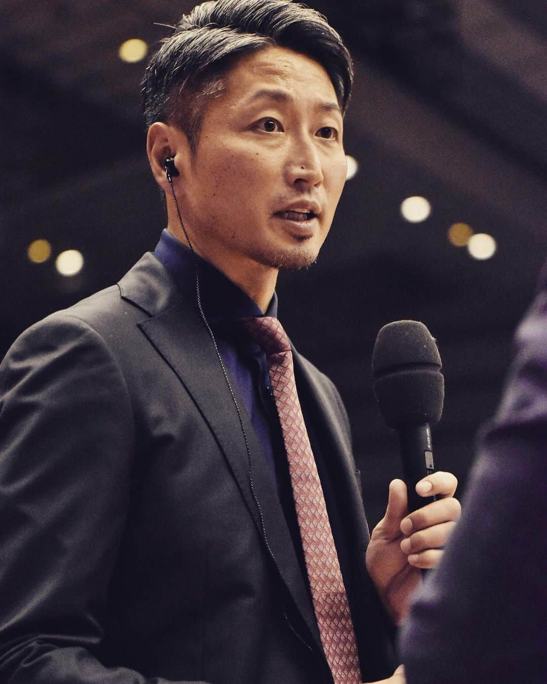 千葉ジェッツさんのインスタグラム写真 - (千葉ジェッツInstagram)「試合風景📸1004vs三遠 #chibajets #Bリーグ #千葉ジェッツ #バスケ #basketball #portrait  #photograph #3年ぶりの開幕連勝 #次節もハイエナジーに #黒シャツあつし」10月4日 23時53分 - chibajets_official