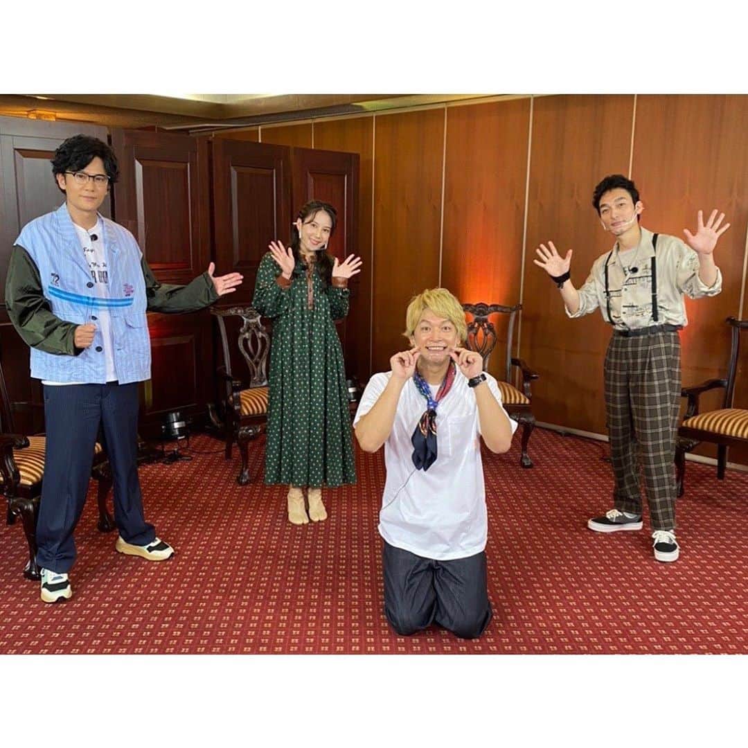 山本千尋のインスタグラム：「『7.2 新しい別の窓』#ななにー  オープニングでお邪魔させて頂きました〜！楽しくて嬉しくてお久しぶりの香取さんにホッとして、あっという間の素敵なお時間でした。新しい地図のお三方様、ななにースタッフの皆様、温かく迎えて下さりありがとうございました。次回は人狼…叶うといいな。  #ななにー #誰かが見ている #新しい地図  @katorishingo_official  @goro_inagaki_official  @tsuyoshikusanagi_official  @atarashiichizu @darekagamiteiru」