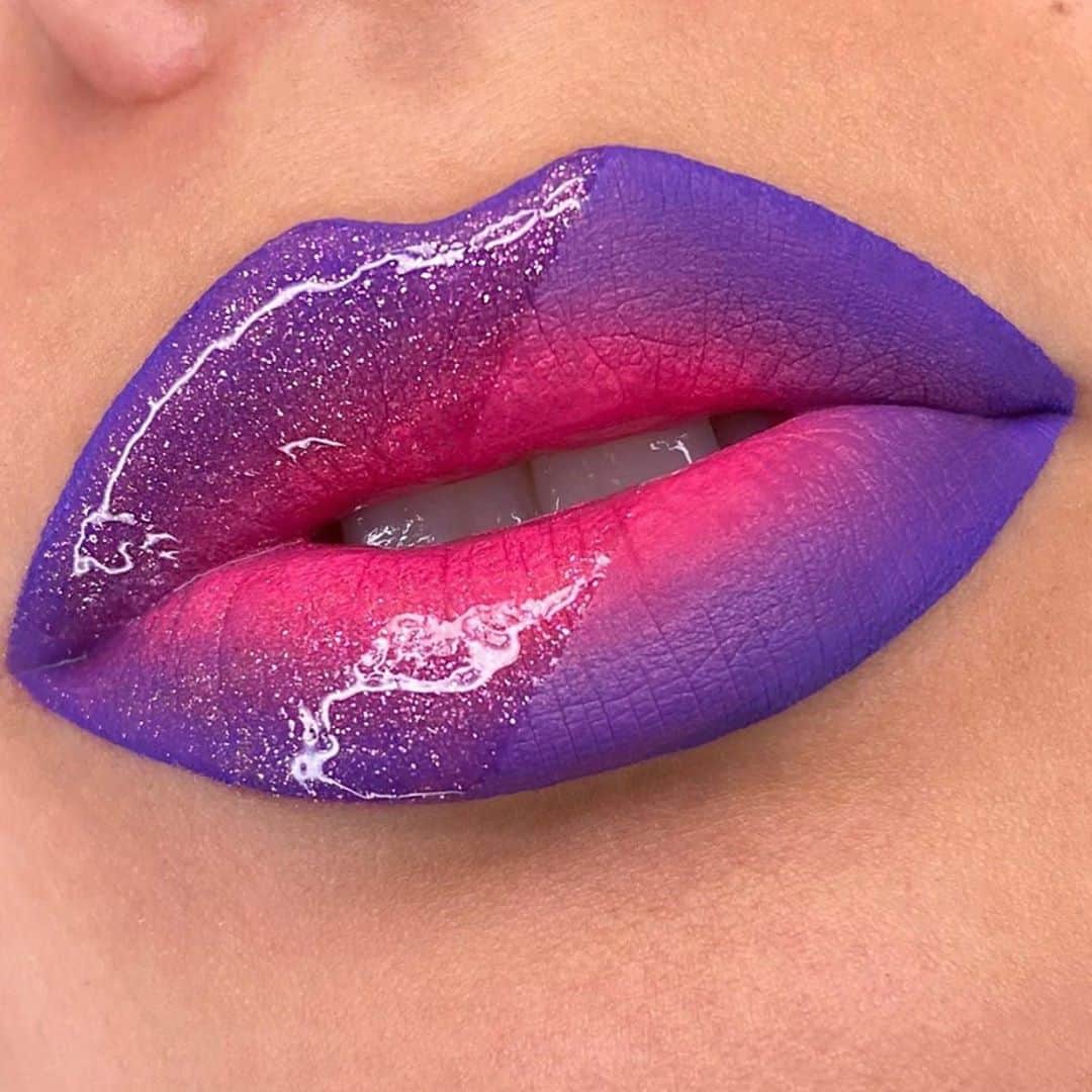 Jeffree Star Cosmeticsさんのインスタグラム写真 - (Jeffree Star CosmeticsInstagram)「💜💖 @kelseylipsz created this ombré lip using our #velourliquidlipstick in the shade I’m Royalty 👑 #jeffreestarcosmetics」10月5日 0時09分 - jeffreestarcosmetics
