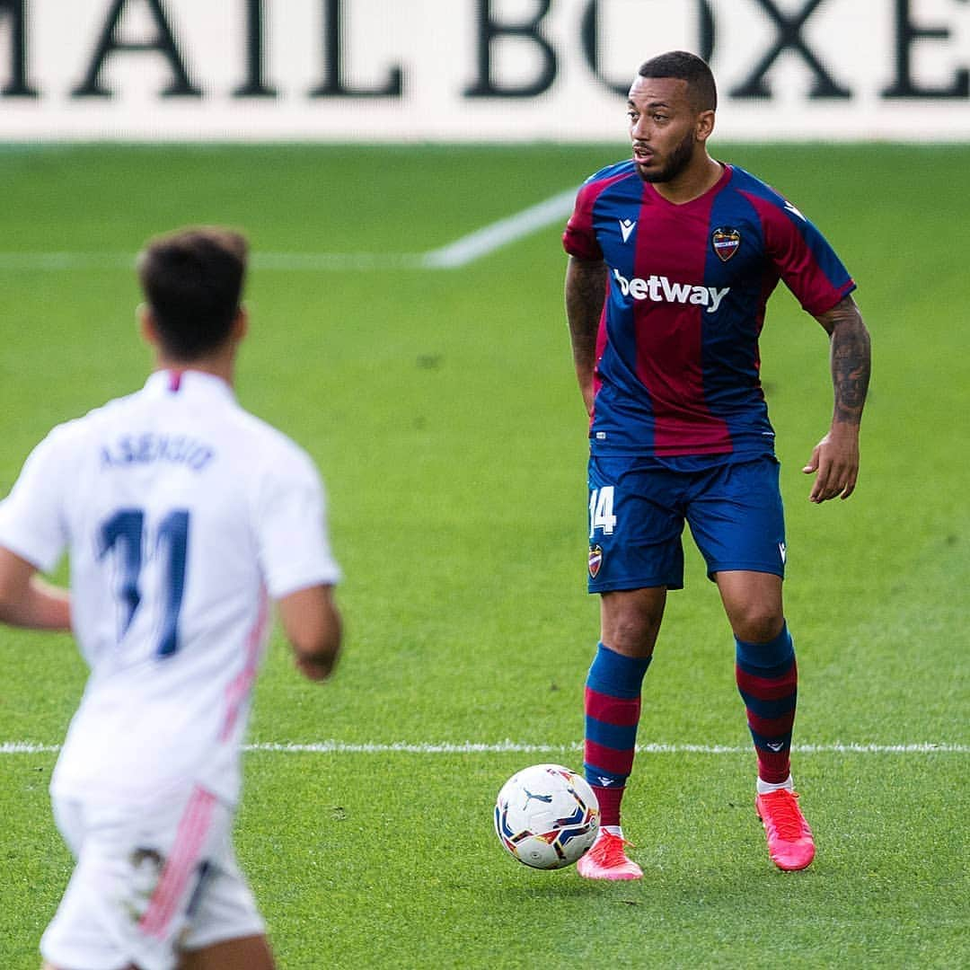 レバンテUDさんのインスタグラム写真 - (レバンテUDInstagram)「80'  0-1  #LevanteRealMadrid」10月5日 0時38分 - levanteud