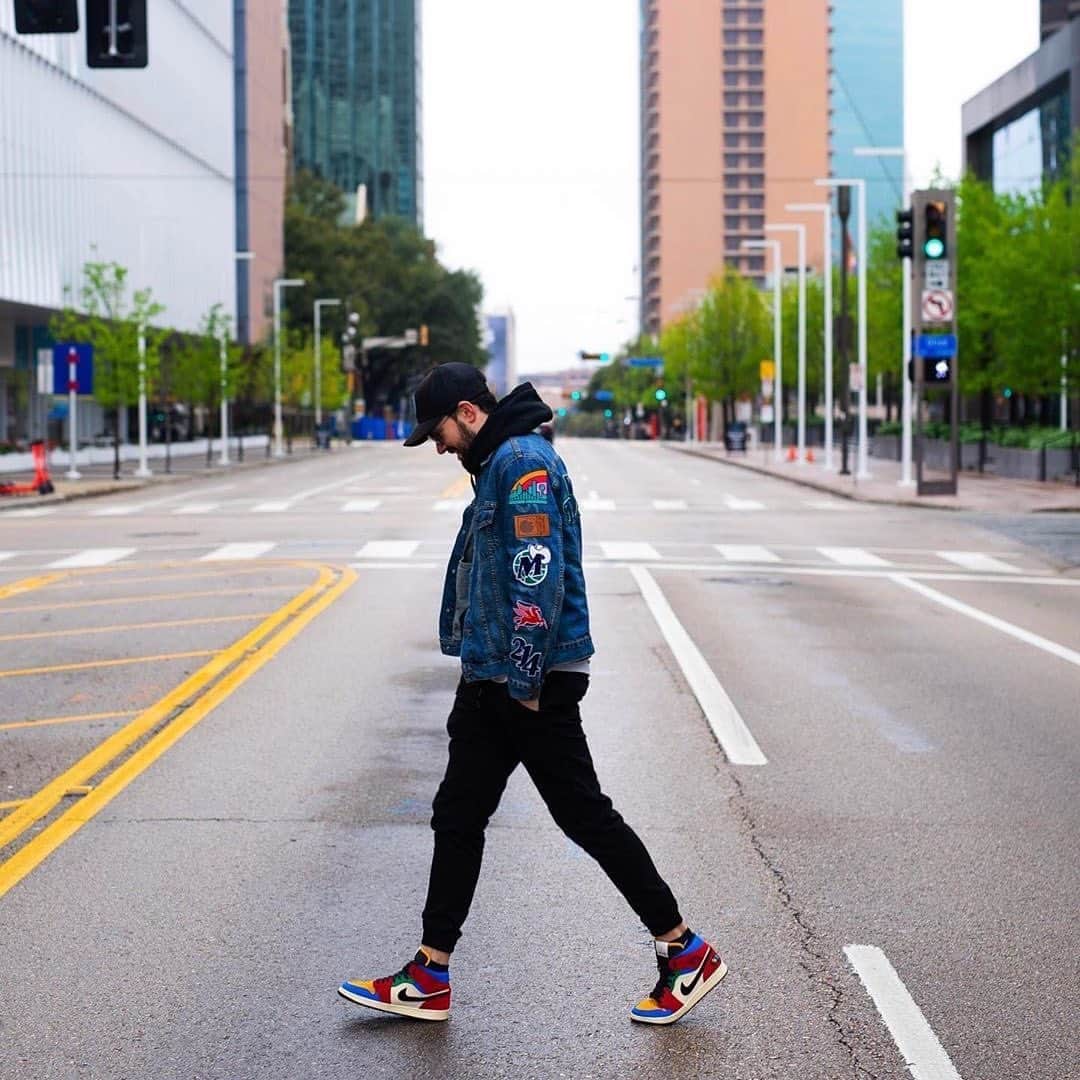 パブリッシュブランドのインスタグラム：「Walking is man’s best medicine.  . . . . #publishbrand #todayfortomorrow #publishers #publishersunday」