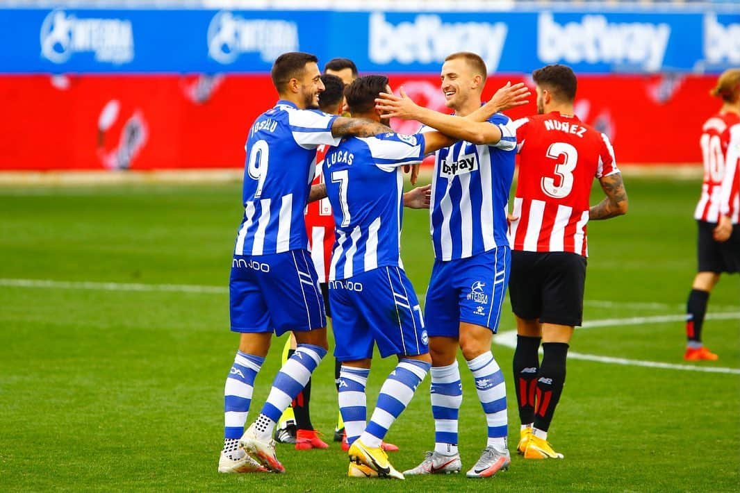 ルーカス・ペレスさんのインスタグラム写真 - (ルーカス・ペレスInstagram)「¡VAMOS! ➕3️⃣ en el derbi. Muy contento y pensando ya en el siguiente 💙⚽️ #GoazenGlorioso 🔵⚪️」10月5日 1時05分 - 10lp