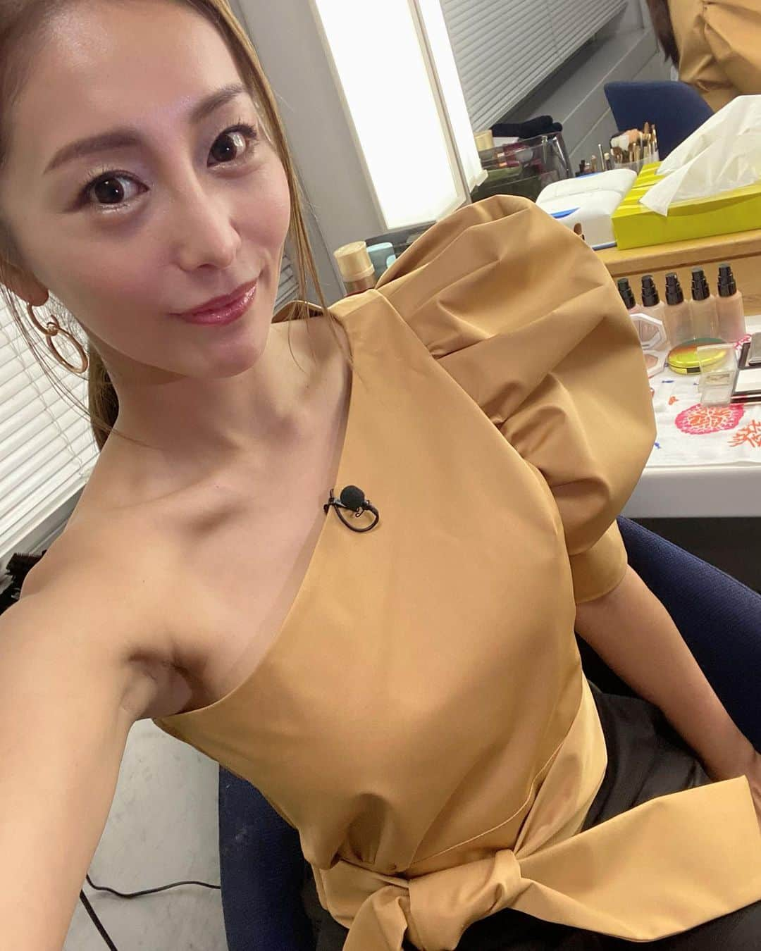 熊切あさ美さんのインスタグラム写真 - (熊切あさ美Instagram)「今日も一日お疲れ様でした☺️ 歌ってやっぱりすごい🥺 感動した一日でした いつもとまた違うメイク❣️ #ootd  @belle_official.jp  #makeup  #ありがとう　#感謝　#熊切あさ美　#happy」10月5日 1時22分 - asami_kumakiri