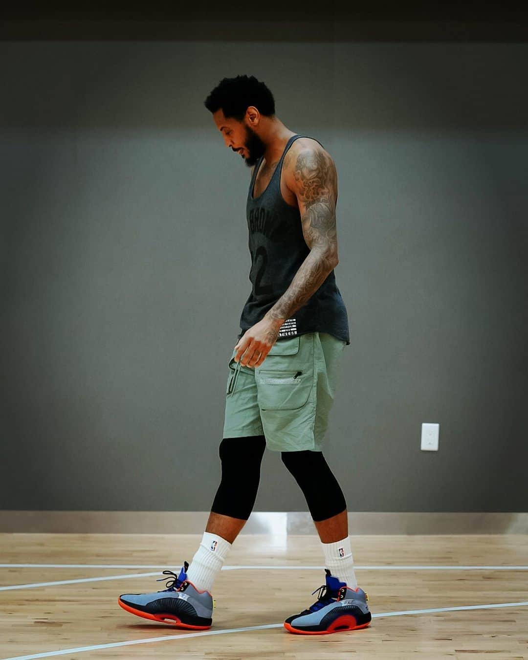 カーメロ・アンソニーのインスタグラム：「One Bad Chapter Doesn’t Mean Your Story Is Over!  Your Past Mistakes Are Meant To Guide You, Not Define You! #STAYME7O」