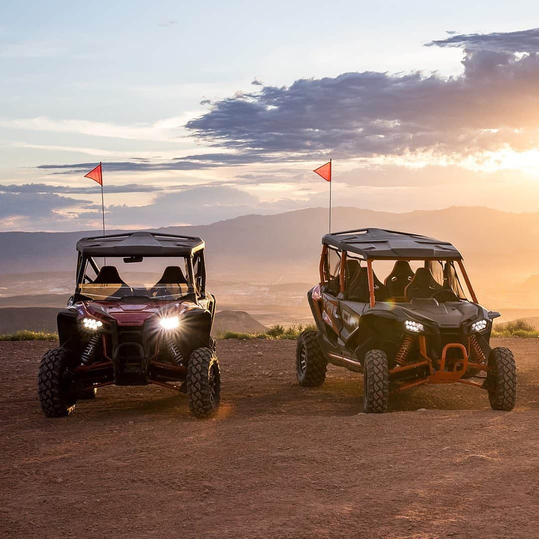 Honda Powersports USさんのインスタグラム写真 - (Honda Powersports USInstagram)「Swipe to 👀  a solid lineup of #sxs models.  #Hondatalon #sxssundays」10月5日 1時46分 - honda_powersports_us