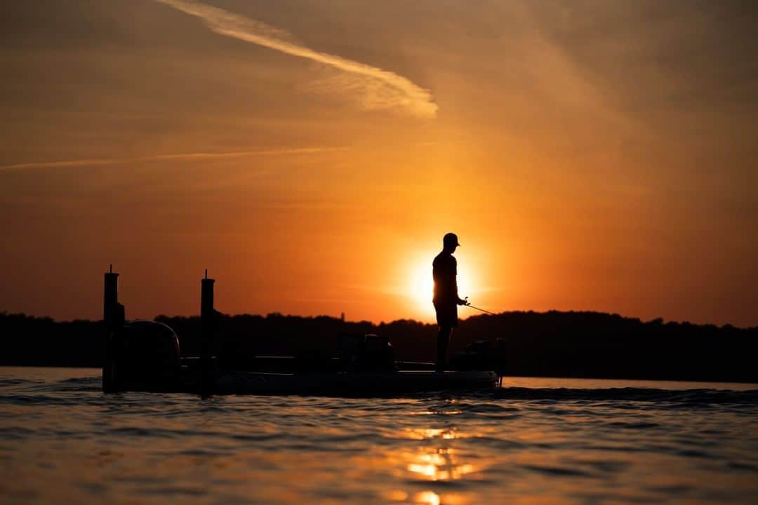 のインスタグラム：「Getting out of bed was the easy part. #Fish2Win」