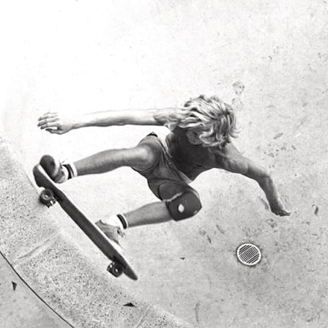 ジーエルシーオーのインスタグラム：「1970's Concrete Waves⁠ ⁠ Photo by: David Scott」