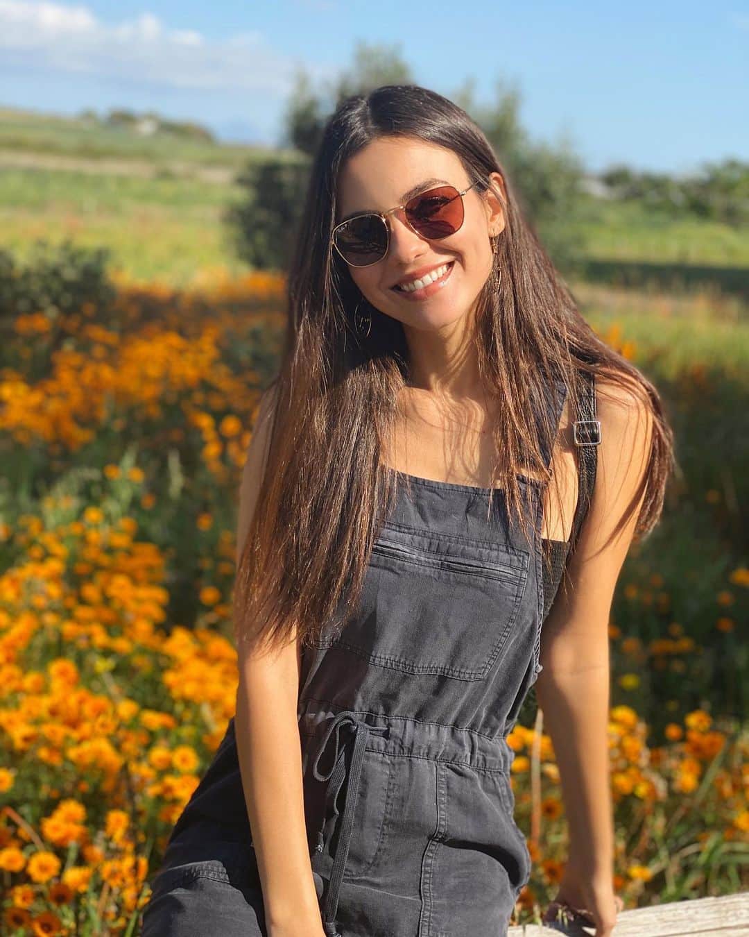ヴィクトリア・ジャスティスのインスタグラム：「Enjoying a second spring here in South Africa. It’s sooo beautiful😍」