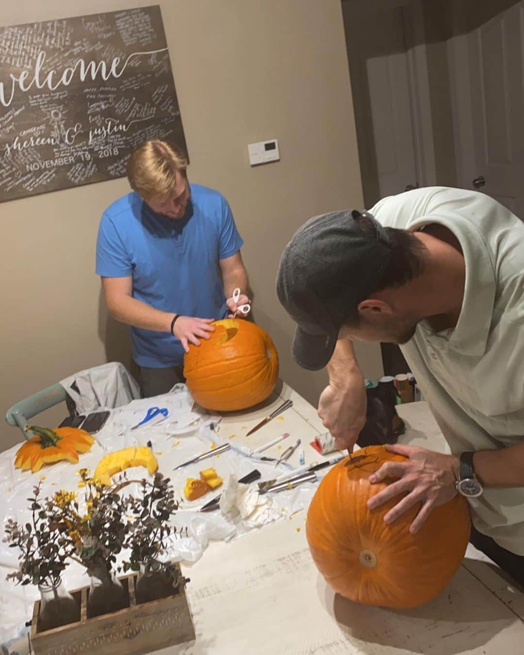 ポーラ・クリーマーさんのインスタグラム写真 - (ポーラ・クリーマーInstagram)「First time pumpkin carving was a success!!!! 🎃🖤🎃🖤 #halloween」10月5日 2時18分 - paulacreamer1